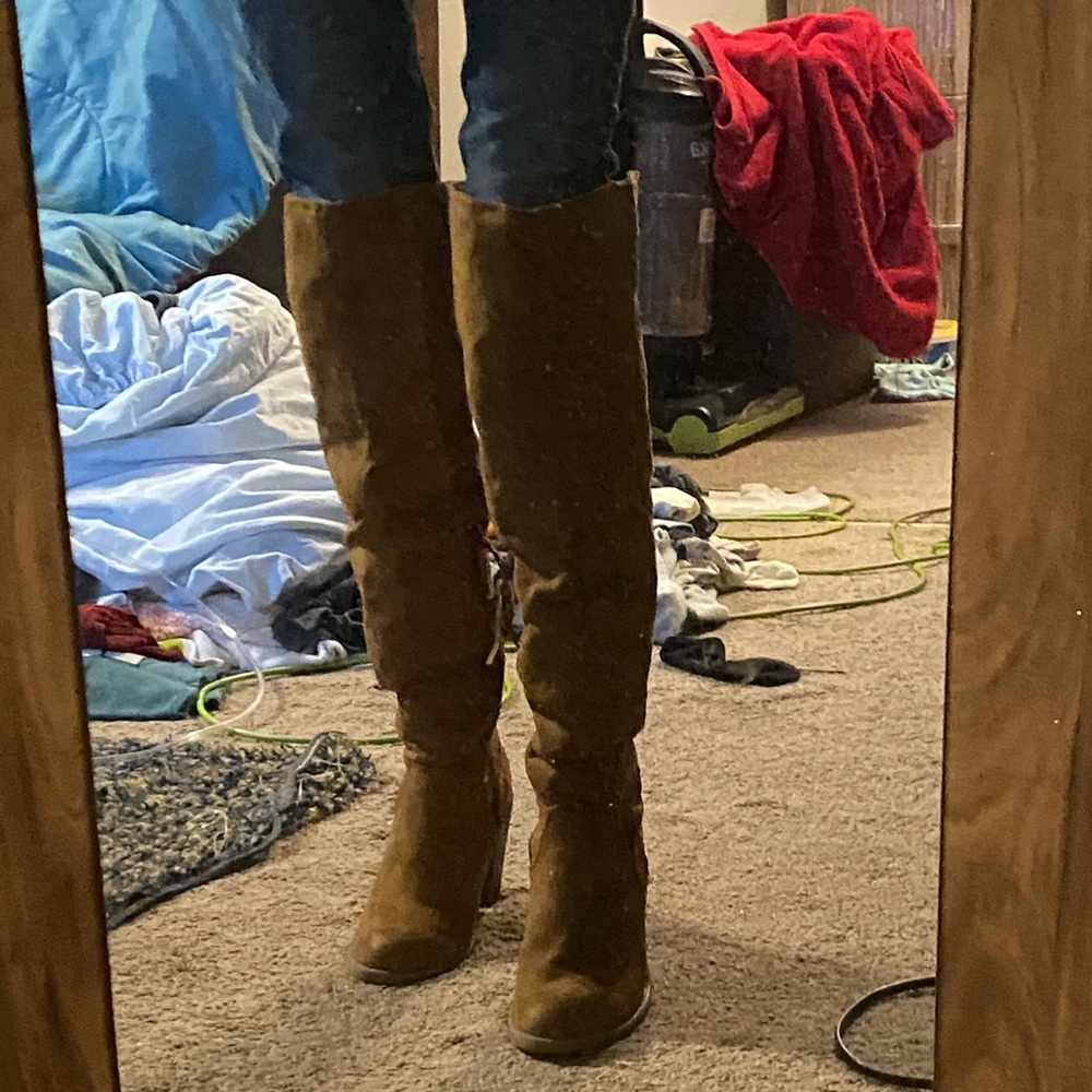 Awesome pair of above the knee boots for sale!
